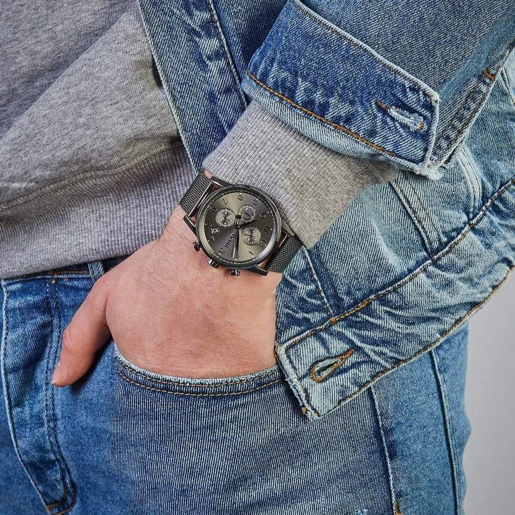 Hugo Boss 1513674 Navigator Grey Dial Grey Mesh Bracelet Watch for Men Hugo Boss